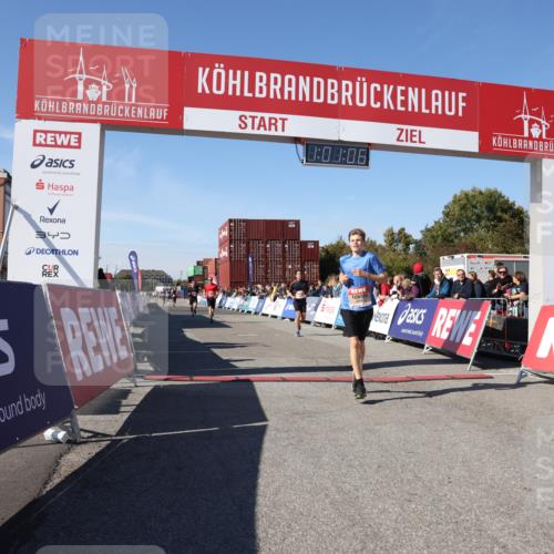 03.10.2025 - Köhlbrandbrückenlauf Lena Gebhardt http://msf.ph/oto/9045369 03.10.2025 13:01:06 Ziel 4039, 4069, 4140, 4177, 4407, 4425, 4512, 4820, 5779, 6614 meine-sportfotos.de