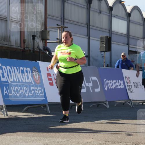 03.10.2025 - Köhlbrandbrückenlauf Luisa Fischer http://msf.ph/oto/9045373 03.10.2025 13:44:48 Ziel 7004, 5696, 5932, 6542, 6546 meine-sportfotos.de