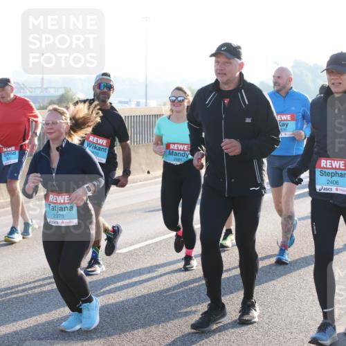 03.10.2025 - Köhlbrandbrückenlauf Lena Gebhardt http://msf.ph/oto/9045393 03.10.2025 09:27:42 Position 1 2676, 2681, 2375, 839, 2406 meine-sportfotos.de