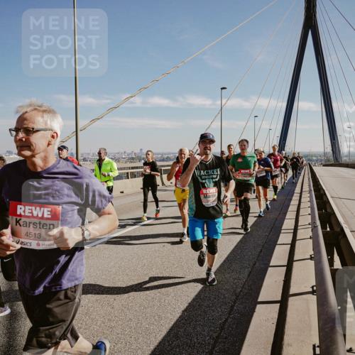 03.10.2025 - Köhlbrandbrückenlauf Michael Burmester http://msf.ph/oto/9045408 03.10.2025 12:27:50 Position 1 4513, 2025, 6658 meine-sportfotos.de
