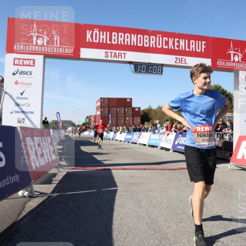 03.10.2025 - Köhlbrandbrückenlauf Lena Gebhardt http://msf.ph/oto/9045422 03.10.2025 13:01:08 Ziel 4039, 4069, 4140, 4407, 4425, 4512, 5779, 6614 meine-sportfotos.de