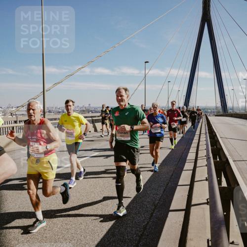 03.10.2025 - Köhlbrandbrückenlauf Michael Burmester http://msf.ph/oto/9045428 03.10.2025 12:27:51 Position 1 4837 meine-sportfotos.de