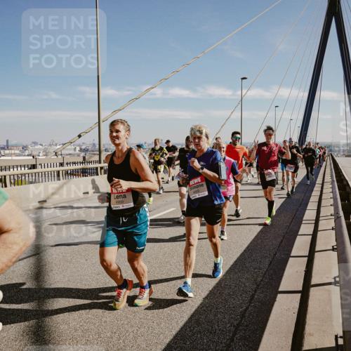 03.10.2025 - Köhlbrandbrückenlauf Michael Burmester http://msf.ph/oto/9045437 03.10.2025 12:27:52 Position 1 4999 meine-sportfotos.de