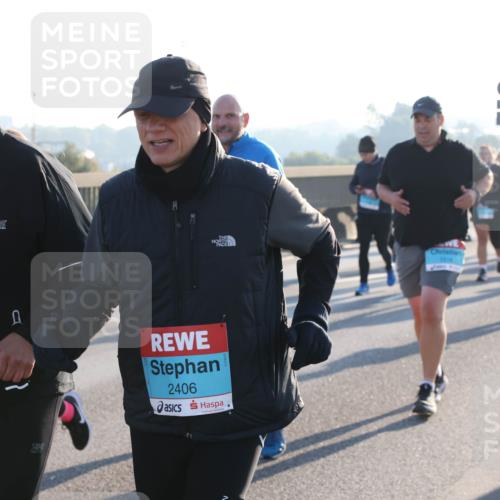 03.10.2025 - Köhlbrandbrückenlauf Lena Gebhardt http://msf.ph/oto/9045438 03.10.2025 09:27:43 Position 1 2406 meine-sportfotos.de