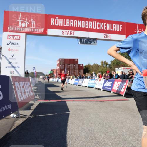 03.10.2025 - Köhlbrandbrückenlauf Lena Gebhardt http://msf.ph/oto/9045445 03.10.2025 13:01:09 Ziel 4039, 4140, 4407, 4425, 4512, 5779, 6614 meine-sportfotos.de