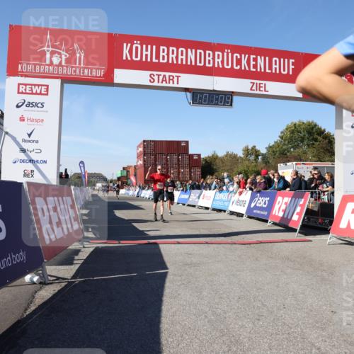 03.10.2025 - Köhlbrandbrückenlauf Lena Gebhardt http://msf.ph/oto/9045453 03.10.2025 13:01:09 Ziel 4039, 4140, 4407, 4425, 4512, 5779, 6614 meine-sportfotos.de