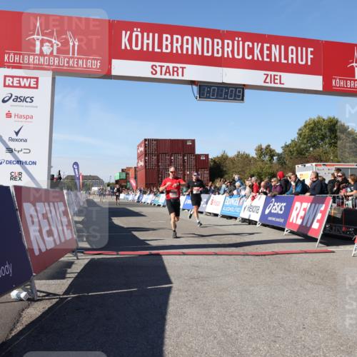 03.10.2025 - Köhlbrandbrückenlauf Lena Gebhardt http://msf.ph/oto/9045459 03.10.2025 13:01:10 Ziel 4039, 4140, 4407, 4425, 4512, 4737, 5779, 6614 meine-sportfotos.de