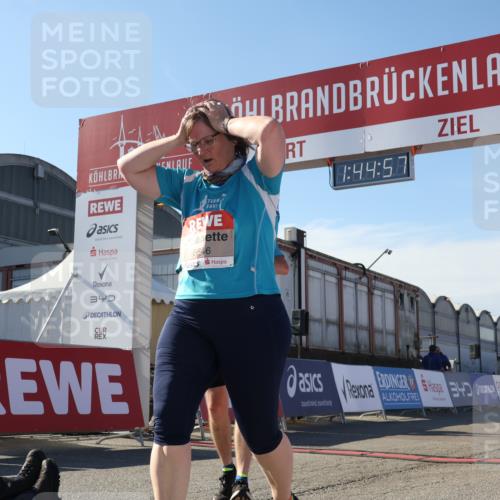 03.10.2025 - Köhlbrandbrückenlauf Luisa Fischer http://msf.ph/oto/9045463 03.10.2025 13:44:56 Ziel 7004, 5932, 6527, 6528, 6542, 6546 meine-sportfotos.de