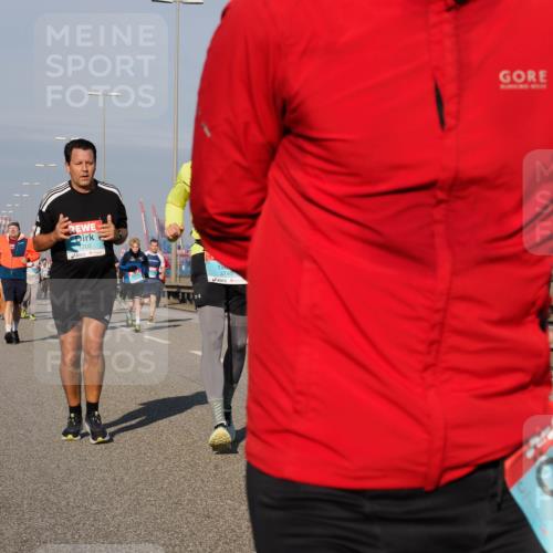 03.10.2025 - Köhlbrandbrückenlauf Fabian Wolf http://msf.ph/oto/9045464 03.10.2025 09:57:49 Position 3 1202, 3748, 1891 meine-sportfotos.de