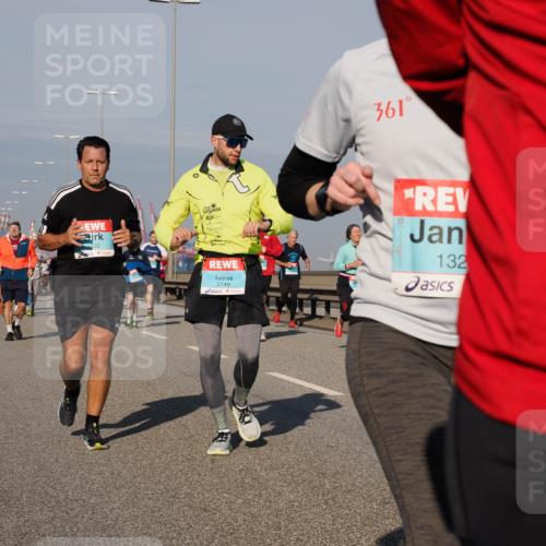 03.10.2025 - Köhlbrandbrückenlauf Fabian Wolf http://msf.ph/oto/9045473 03.10.2025 09:57:49 Position 3 202, 3748, 361, 132 meine-sportfotos.de