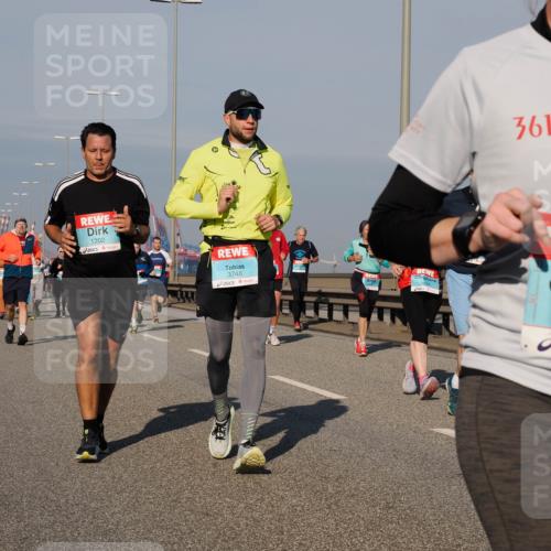 03.10.2025 - Köhlbrandbrückenlauf Fabian Wolf http://msf.ph/oto/9045476 03.10.2025 09:57:50 Position 3 05, 1202, 3748, 361, 1324 meine-sportfotos.de