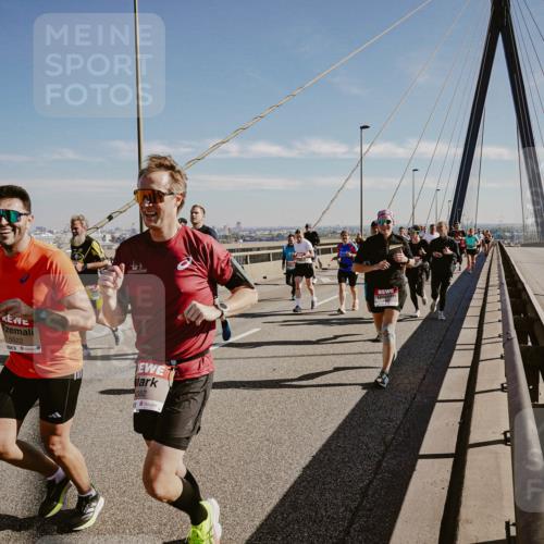 03.10.2025 - Köhlbrandbrückenlauf Michael Burmester http://msf.ph/oto/9045479 03.10.2025 12:27:54 Position 1 5522, 1382 meine-sportfotos.de