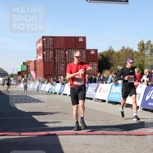 03.10.2025 - Köhlbrandbrückenlauf Lena Gebhardt http://msf.ph/oto/9045489 03.10.2025 13:01:11 Ziel 4039, 4140, 4425, 4737, 5779, 6614 meine-sportfotos.de