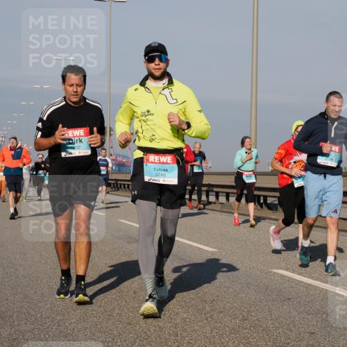 03.10.2025 - Köhlbrandbrückenlauf Fabian Wolf http://msf.ph/oto/9045490 03.10.2025 09:57:50 Position 3 1202, 3748, 3796, 1735 meine-sportfotos.de