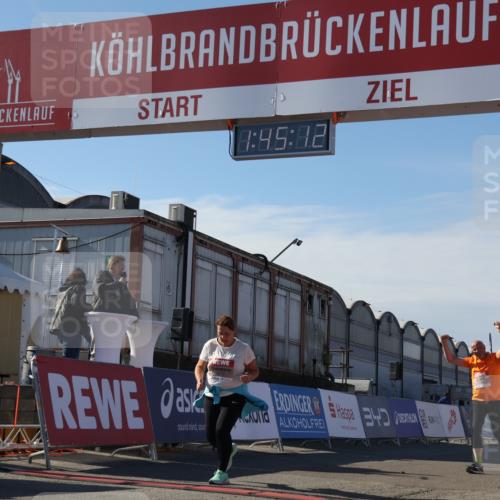 03.10.2025 - Köhlbrandbrückenlauf Luisa Fischer http://msf.ph/oto/9045492 03.10.2025 13:45:11 Ziel 5015, 6264, 6527, 6528 meine-sportfotos.de