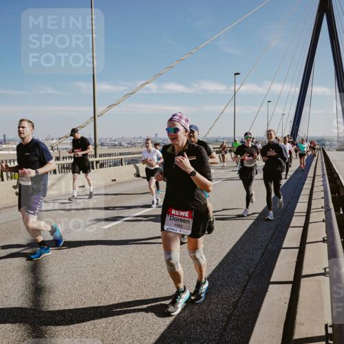 03.10.2025 - Köhlbrandbrückenlauf Michael Burmester http://msf.ph/oto/9045493 03.10.2025 12:27:55 Position 1 4446 meine-sportfotos.de