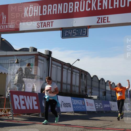 03.10.2025 - Köhlbrandbrückenlauf Luisa Fischer http://msf.ph/oto/9045500 03.10.2025 13:45:11 Ziel 5015, 6264, 6527, 6528 meine-sportfotos.de