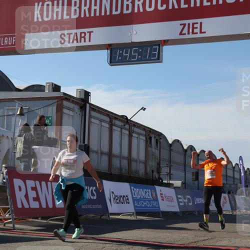 03.10.2025 - Köhlbrandbrückenlauf Luisa Fischer http://msf.ph/oto/9045503 03.10.2025 13:45:12 Ziel 5015, 6264 meine-sportfotos.de