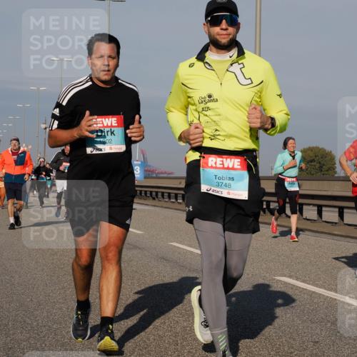 03.10.2025 - Köhlbrandbrückenlauf Fabian Wolf http://msf.ph/oto/9045513 03.10.2025 09:57:51 Position 3 1202, 3748, 3796 meine-sportfotos.de