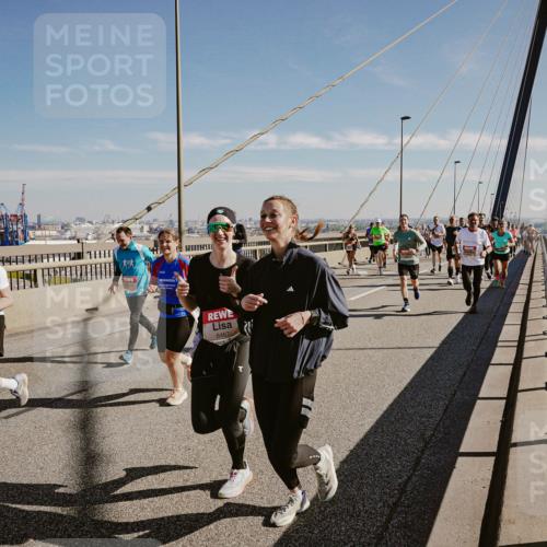 03.10.2025 - Köhlbrandbrückenlauf Michael Burmester http://msf.ph/oto/9045521 03.10.2025 12:27:56 Position 1 6487 meine-sportfotos.de