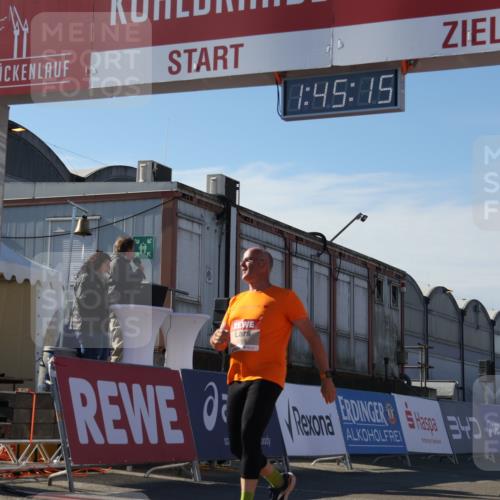 03.10.2025 - Köhlbrandbrückenlauf Luisa Fischer http://msf.ph/oto/9045526 03.10.2025 13:45:14 Ziel 5015, 6264 meine-sportfotos.de
