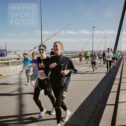 03.10.2025 - Köhlbrandbrückenlauf Michael Burmester http://msf.ph/oto/9045528 03.10.2025 12:27:56 Position 1 6487 meine-sportfotos.de
