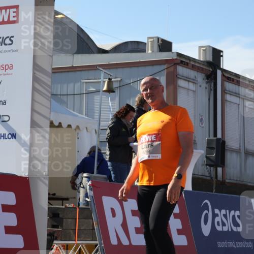 03.10.2025 - Köhlbrandbrückenlauf Luisa Fischer http://msf.ph/oto/9045538 03.10.2025 13:45:14 Ziel 5015, 6264 meine-sportfotos.de