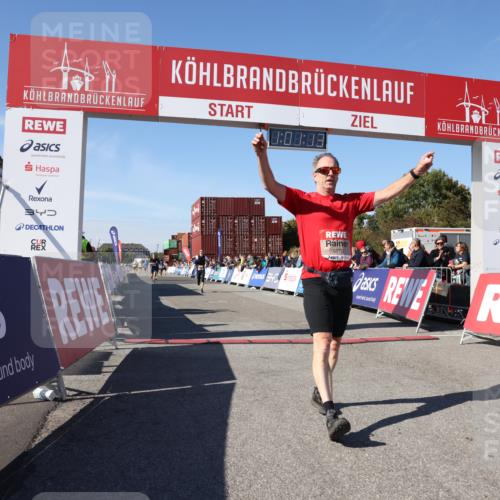 03.10.2025 - Köhlbrandbrückenlauf Lena Gebhardt http://msf.ph/oto/9045545 03.10.2025 13:01:14 Ziel 4039, 4140, 4737, 5779, 6307, 6614 meine-sportfotos.de