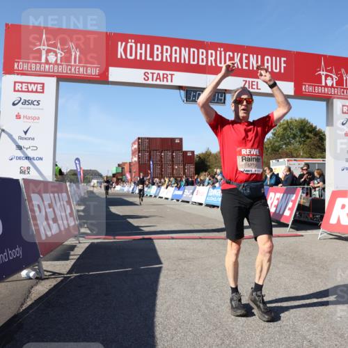03.10.2025 - Köhlbrandbrückenlauf Lena Gebhardt http://msf.ph/oto/9045559 03.10.2025 13:01:14 Ziel 4039, 4140, 4737, 5779, 6307, 6614 meine-sportfotos.de