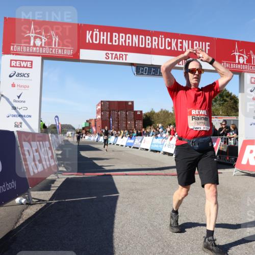 03.10.2025 - Köhlbrandbrückenlauf Lena Gebhardt http://msf.ph/oto/9045565 03.10.2025 13:01:14 Ziel 4039, 4140, 4737, 5779, 6307, 6614 meine-sportfotos.de