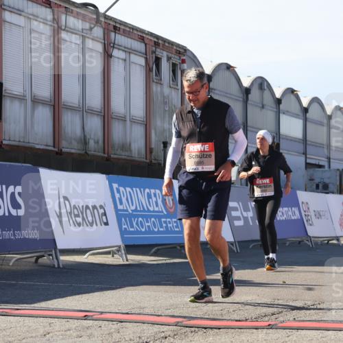 03.10.2025 - Köhlbrandbrückenlauf Luisa Fischer http://msf.ph/oto/9045576 03.10.2025 13:45:20 Ziel 5015, 5600, 6264, 6695 meine-sportfotos.de