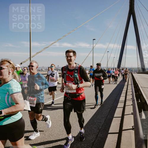 03.10.2025 - Köhlbrandbrückenlauf Michael Burmester http://msf.ph/oto/9045579 03.10.2025 12:28:00 Position 1  meine-sportfotos.de