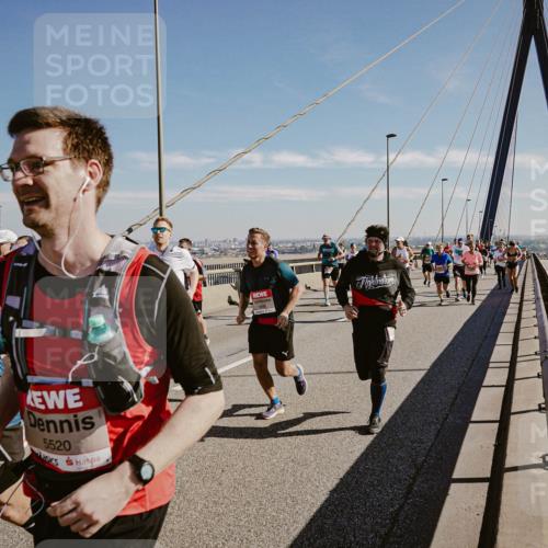 03.10.2025 - Köhlbrandbrückenlauf Michael Burmester http://msf.ph/oto/9045585 03.10.2025 12:28:01 Position 1 4656, 5520 meine-sportfotos.de