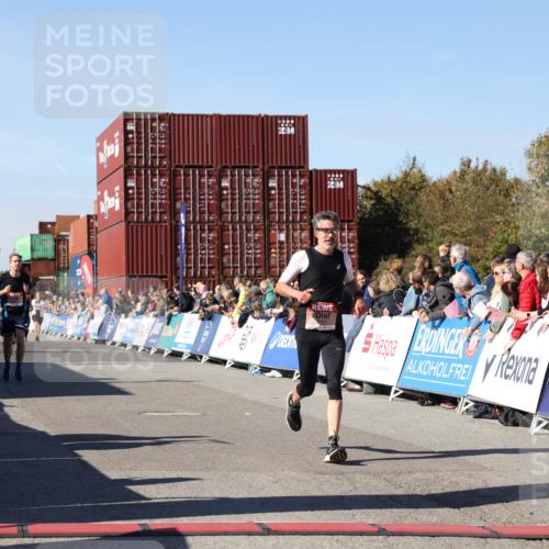 03.10.2025 - Köhlbrandbrückenlauf Lena Gebhardt http://msf.ph/oto/9045586 03.10.2025 13:01:16 Ziel 4039, 4737, 5779, 5915, 6307, 6614 meine-sportfotos.de
