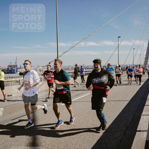 03.10.2025 - Köhlbrandbrückenlauf Michael Burmester http://msf.ph/oto/9045592 03.10.2025 12:28:01 Position 1  meine-sportfotos.de