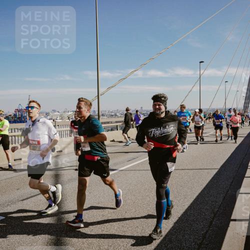03.10.2025 - Köhlbrandbrückenlauf Michael Burmester http://msf.ph/oto/9045599 03.10.2025 12:28:02 Position 1  meine-sportfotos.de
