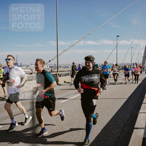 03.10.2025 - Köhlbrandbrückenlauf Michael Burmester http://msf.ph/oto/9045603 03.10.2025 12:28:02 Position 1 6690 meine-sportfotos.de