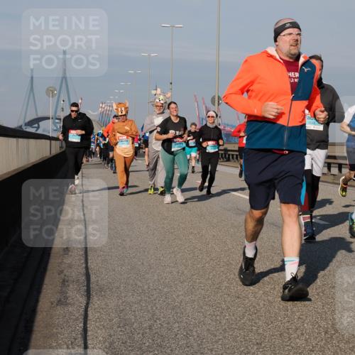 03.10.2025 - Köhlbrandbrückenlauf Fabian Wolf http://msf.ph/oto/9045605 03.10.2025 09:57:56 Position 3 1, 2, 3645, 1773, 3644 meine-sportfotos.de
