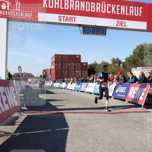 03.10.2025 - Köhlbrandbrückenlauf Lena Gebhardt http://msf.ph/oto/9045611 03.10.2025 13:01:17 Ziel 4039, 4737, 5779, 5915, 6307, 6614 meine-sportfotos.de