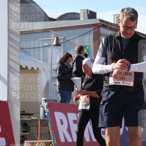 03.10.2025 - Köhlbrandbrückenlauf Luisa Fischer http://msf.ph/oto/9045623 03.10.2025 13:45:23 Ziel 9148, 5223, 5600, 5999, 6264, 6695 meine-sportfotos.de