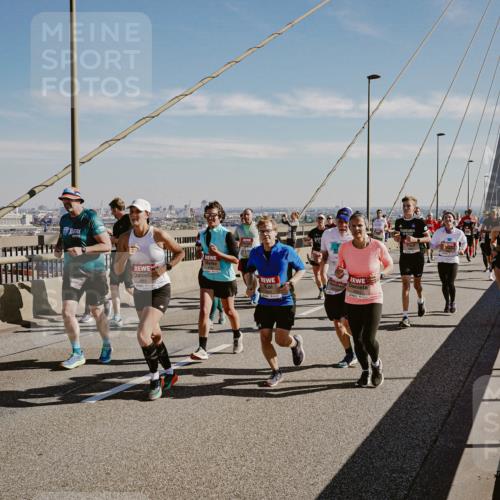 03.10.2025 - Köhlbrandbrückenlauf Michael Burmester http://msf.ph/oto/9045627 03.10.2025 12:28:04 Position 1 6372 meine-sportfotos.de