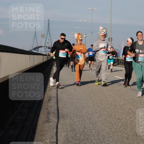 03.10.2025 - Köhlbrandbrückenlauf Fabian Wolf http://msf.ph/oto/9045632 03.10.2025 09:57:58 Position 3 3395, 1711, 1773 meine-sportfotos.de