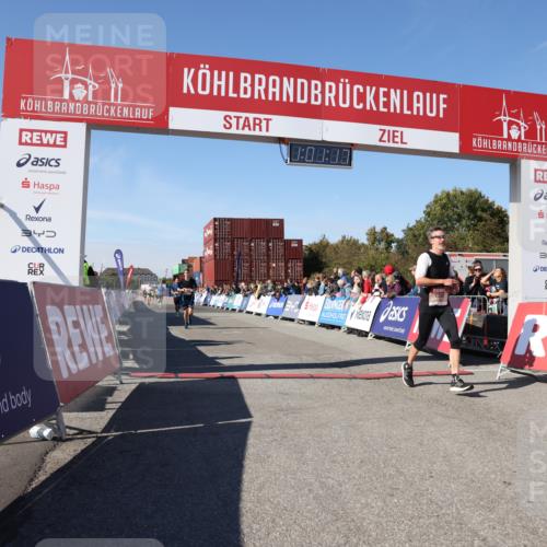 03.10.2025 - Köhlbrandbrückenlauf Lena Gebhardt http://msf.ph/oto/9045636 03.10.2025 13:01:18 Ziel 4737, 5779, 5915, 6187, 6307, 6614 meine-sportfotos.de