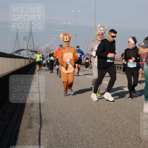 03.10.2025 - Köhlbrandbrückenlauf Fabian Wolf http://msf.ph/oto/9045650 03.10.2025 09:57:59 Position 3 1711, 1773 meine-sportfotos.de