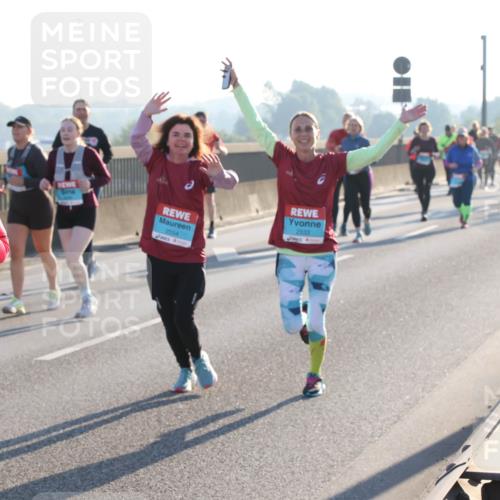 03.10.2025 - Köhlbrandbrückenlauf Lena Gebhardt http://msf.ph/oto/9045742 03.10.2025 09:27:53 Position 1 199, 2554, 2533 meine-sportfotos.de