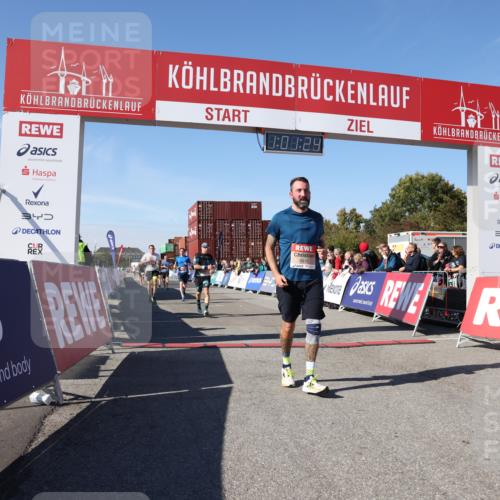 03.10.2025 - Köhlbrandbrückenlauf Lena Gebhardt http://msf.ph/oto/9045746 03.10.2025 13:01:24 Ziel 4073, 4199, 4219, 4284, 4292, 4304, 4737, 5915, 6187, 6307, 6775 meine-sportfotos.de