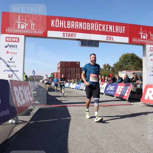 03.10.2025 - Köhlbrandbrückenlauf Lena Gebhardt http://msf.ph/oto/9045751 03.10.2025 13:01:24 Ziel 4073, 4199, 4219, 4284, 4292, 4304, 4737, 5915, 6187, 6307, 6775 meine-sportfotos.de