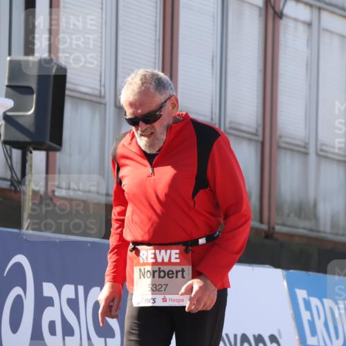 03.10.2025 - Köhlbrandbrückenlauf Luisa Fischer http://msf.ph/oto/9045754 03.10.2025 13:45:58 Ziel 7002, 4572, 5327, 5375, 5376, 5860, 6029 meine-sportfotos.de