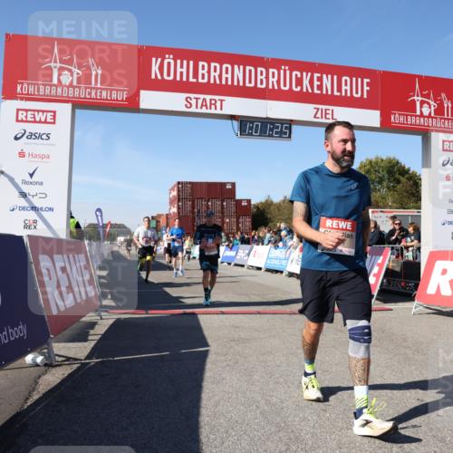 03.10.2025 - Köhlbrandbrückenlauf Lena Gebhardt http://msf.ph/oto/9045762 03.10.2025 13:01:25 Ziel 4073, 4199, 4219, 4284, 4292, 4304, 4737, 5915, 6187, 6307, 6775 meine-sportfotos.de