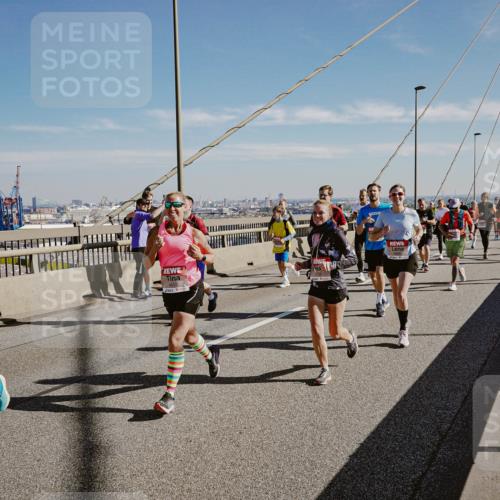 03.10.2025 - Köhlbrandbrückenlauf Michael Burmester http://msf.ph/oto/9045773 03.10.2025 12:28:13 Position 1  meine-sportfotos.de